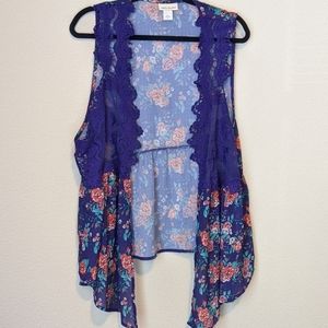 Open cover sleeveless blouse